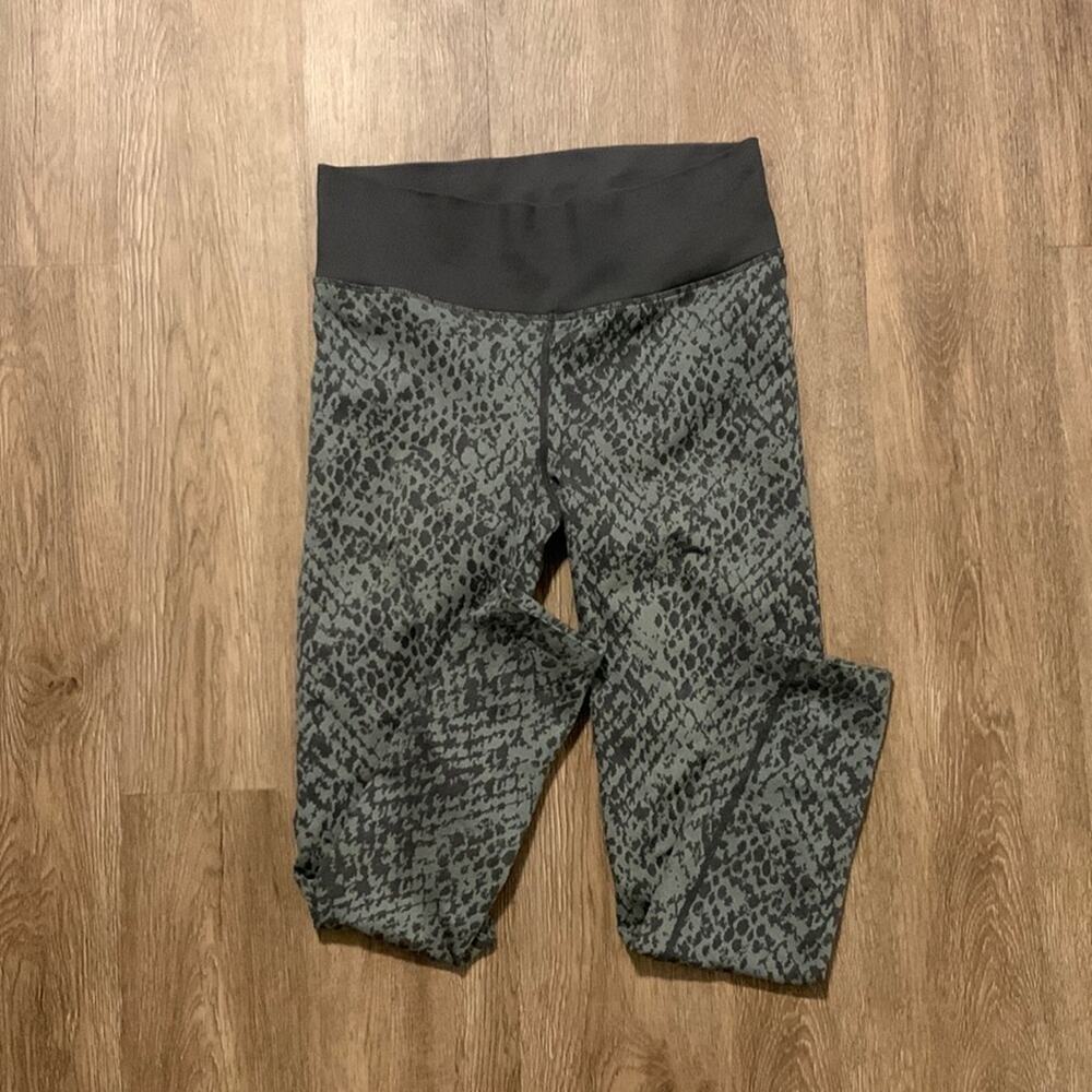 Offline By Aerie 7/8 Hi Rise Seamless Leggings Grey Snake Print‎ Size Medium